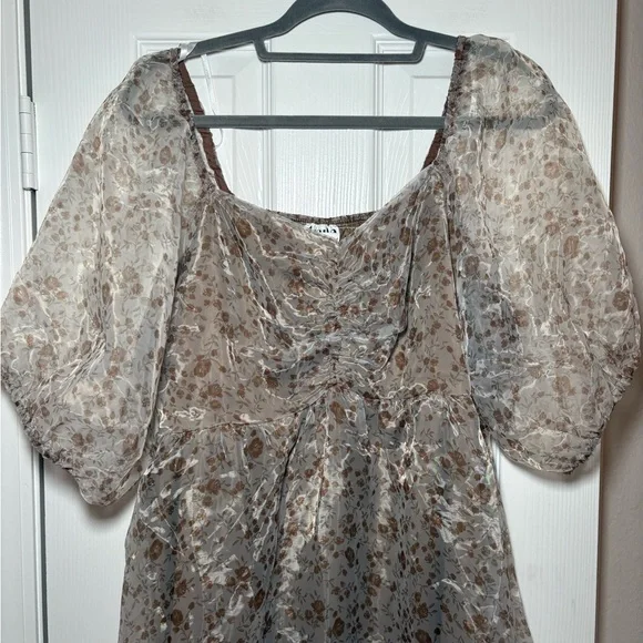 ARULA Floral Mini Dress in Cream and Brown - Picture 5 of 9